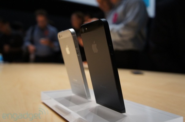 iPhone 5s in two colors